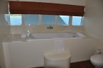 MV Carpe Vita Explorer 02489024_carpevitaneuvipbathtub Liveaboards 02489024_carpevitaneuvipbathtub.jpg