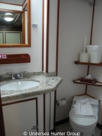 MV Undersea Hunter 33111345_underseahuntertoilethoch640c Liveaboards 33111345_underseahuntertoilethoch640c.jpg