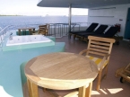 MY Horizon III 66397533_oberdeck_mit_jacuzzi Liveaboards 66397533_oberdeck_mit_jacuzzi.jpg